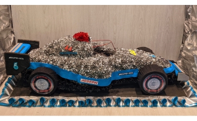 Racing car