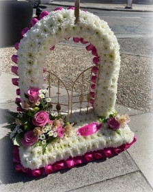 Gates of heaven (cerise pink)